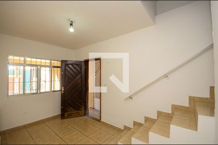 Casa à venda com 3 quartos, 80m² em Vila Serralheiro, São Paulo