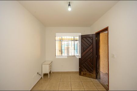 Sala de casa para alugar com 3 quartos, 80m² em Vila Serralheiro, São Paulo