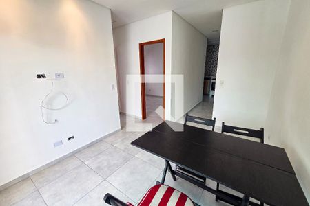Sala de casa de condomínio para alugar com 2 quartos, 74m² em Nova Mirim, Praia Grande