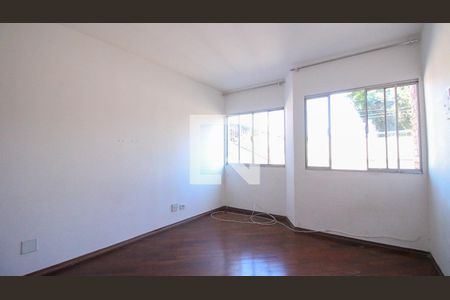Casa à venda com 3 quartos, 172m² em Jardim Piqueroby, São Paulo