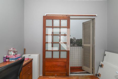 Quarto 2 de apartamento à venda com 3 quartos, 98m² em Navegantes, Porto Alegre