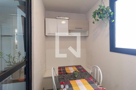 Sacada/Área de serviço de apartamento para alugar com 2 quartos, 41m² em Metalúrgicos, Osasco