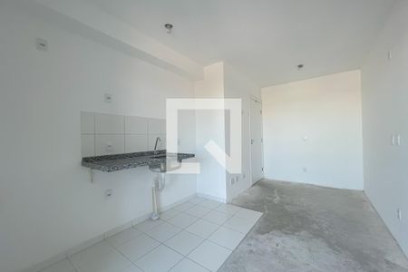 Sala e Cozinha de apartamento à venda com 2 quartos, 43m² em Rochdale, Osasco