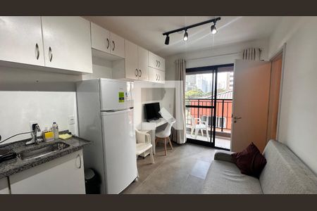 Sala/cozinha de kitnet/studio para alugar com 1 quarto, 30m² em Campo Belo, São Paulo