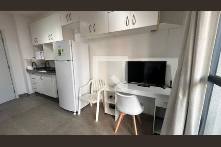 Sala/cozinha de kitnet/studio para alugar com 1 quarto, 30m² em Campo Belo, São Paulo