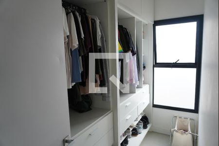 Closet da suíte de casa de condomínio à venda com 3 quartos, 150m² em Alphaville, Santana de Parnaíba
