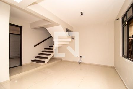 Sala de casa de condomínio à venda com 4 quartos, 178m² em Uberaba, Curitiba