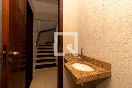 Lavabo de casa de condomínio à venda com 4 quartos, 178m² em Uberaba, Curitiba