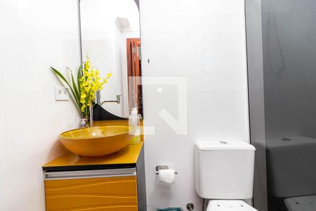 Banheiro da Suíte de casa para alugar com 2 quartos, 70m² em Jardim Carlu, São Paulo
