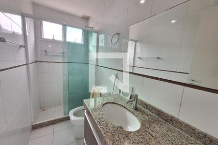 Banheiro de apartamento para alugar com 2 quartos, 62m² em Jardim Primavera, Duque de Caxias