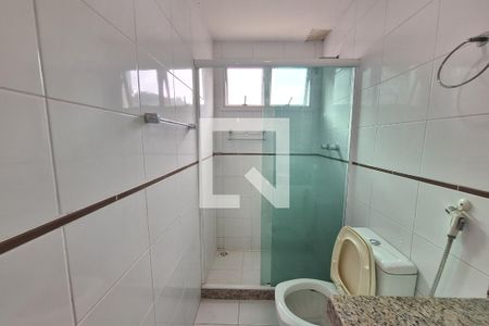 Banheiro de apartamento para alugar com 2 quartos, 62m² em Jardim Primavera, Duque de Caxias