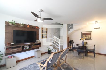 Sala de casa de condomínio à venda com 3 quartos, 129m² em Tanque, Rio de Janeiro