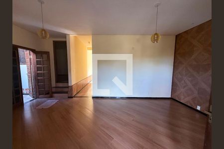 Sala de casa para alugar com 3 quartos, 170m² em Ermelinda, Belo Horizonte