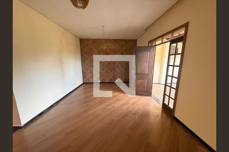 Casa para alugar com 3 quartos, 170m² em Ermelinda, Belo Horizonte