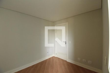 Suíte 1 de apartamento à venda com 2 quartos, 67m² em Centro, Curitiba
