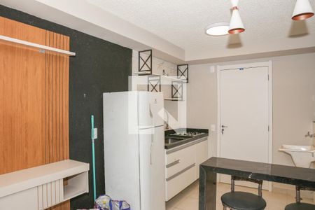 Sala e Cozinha de apartamento para alugar com 1 quarto, 30m² em Parque Industrial Tomas Edson, São Paulo