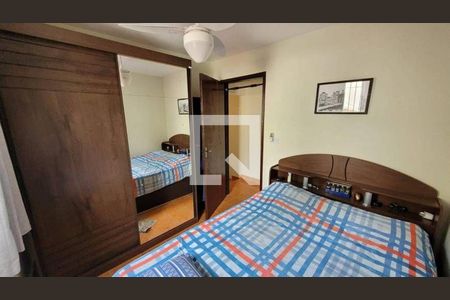 Casa à venda com 4 quartos, 178m² em Parque Maria Domitila, São Paulo