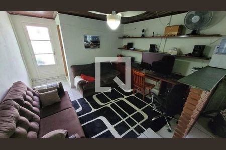 Casa à venda com 4 quartos, 178m² em Parque Maria Domitila, São Paulo
