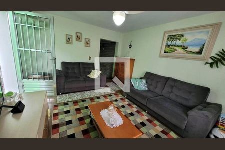 Casa à venda com 4 quartos, 178m² em Parque Maria Domitila, São Paulo