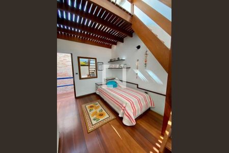 Casa à venda com 4 quartos, 585m² em Vila Santo Estefano, São Paulo