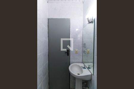 Banheiro de casa de condomínio para alugar com 1 quarto, 27m² em Mooca, São Paulo