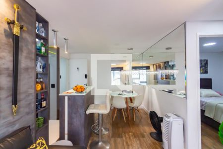 Sala  de apartamento para alugar com 2 quartos, 48m² em Quitaúna, Osasco