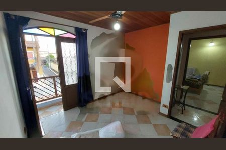 Casa à venda com 4 quartos, 280m² em Vila Romano, São Paulo