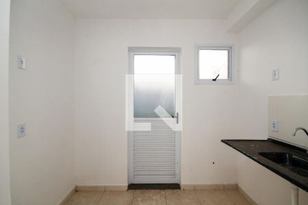 Cozinha de casa de condomínio para alugar com 2 quartos, 57m² em Jardim Sandra, Cotia