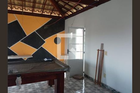 Casa à venda com 4 quartos, 360m² em Nacional, Contagem