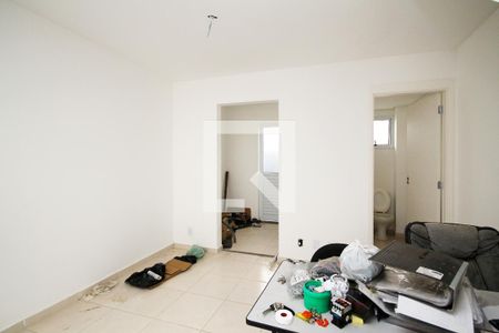 Sala de casa de condomínio para alugar com 2 quartos, 75m² em Bairro Jardim Nossa Senhora das Graças, Cotia