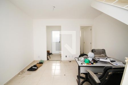 Sala de casa de condomínio para alugar com 2 quartos, 75m² em Bairro Jardim Nossa Senhora das Graças, Cotia