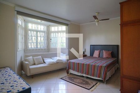 Quarto 2 de casa de condomínio para alugar com 3 quartos, 372m² em Caxito, Maricá