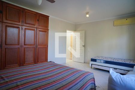 Quarto 2 de casa de condomínio para alugar com 3 quartos, 372m² em Caxito, Maricá