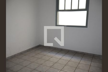 Quarto 2 de casa para alugar com 2 quartos, 70m² em Jardim Santa Adelia, São Paulo