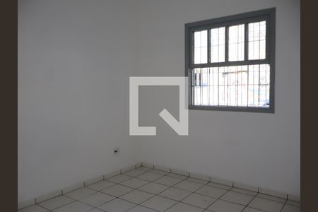 Quarto 1 de casa para alugar com 2 quartos, 70m² em Jardim Santa Adelia, São Paulo