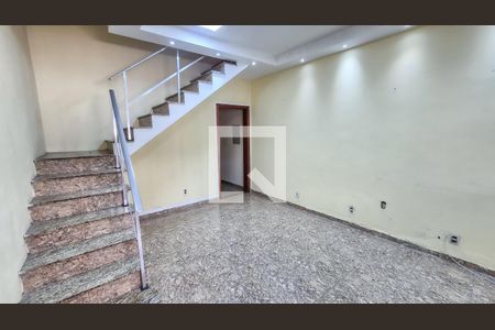 Casa à venda com 3 quartos, 170m² em Coelho Neto, Rio de Janeiro