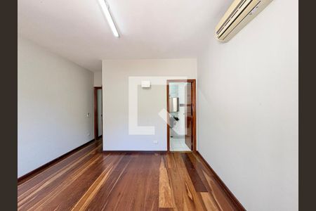 Suíte 1 de casa para alugar com 4 quartos, 230m² em Parque Sao Domingos, São Paulo