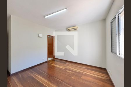 Suíte 1 de casa para alugar com 4 quartos, 230m² em Parque Sao Domingos, São Paulo