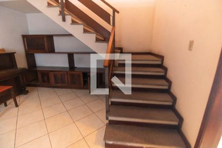 Escada de casa à venda com 5 quartos, 207m² em Icaraí, Niterói