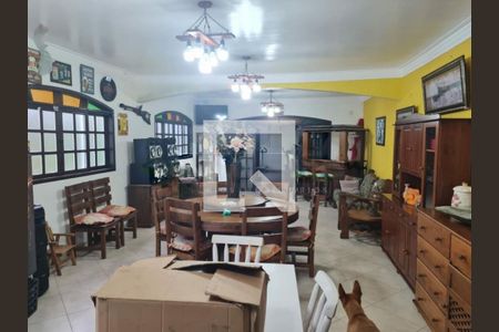 Casa à venda com 7 quartos, 900m² em Vila Friburgo, São Paulo
