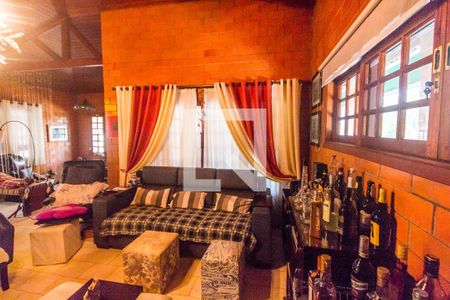 Sala  de casa de condomínio à venda com 3 quartos, 293m² em Chácaras do Peroba, Barueri