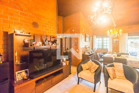 Sala  de casa de condomínio à venda com 3 quartos, 293m² em Chácaras do Peroba, Barueri