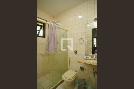 Banheiro do Quarto 1 de casa para alugar com 4 quartos, 300m² em Jardim Atlântico Oeste (itaipuaçu), Maricá