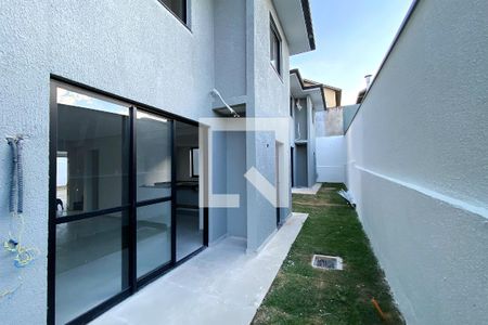 Varanda fundos de casa à venda com 4 quartos, 124m² em Ouro Preto, Belo Horizonte