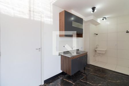 Sala - Cozinha de apartamento para alugar com 2 quartos, 32m² em Jardim Peri Peri, São Paulo