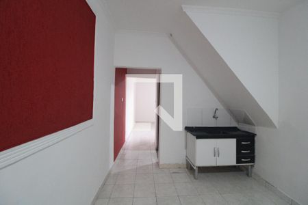 Sala/Cozinha de casa para alugar com 2 quartos, 95m² em Jardim Santa Francisca Cabrini, São Paulo