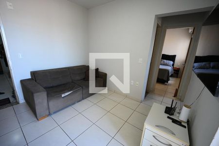 Apartamento à venda com 2 quartos, 48m² em Parque Oeste Industrial, Goiânia
