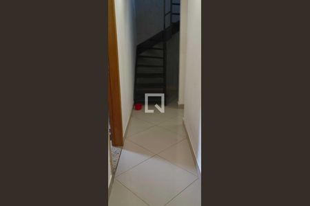 Corredor de casa para alugar com 2 quartos, 85m² em Bangu, Rio de Janeiro