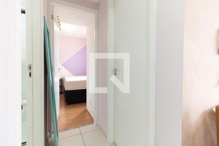 Corredor de apartamento para alugar com 2 quartos, 33m² em Parque Fongaro, São Paulo