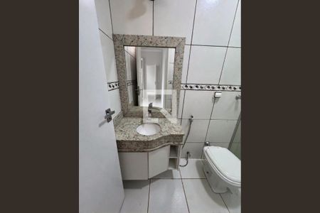 Banheiro social de casa para alugar com 4 quartos, 140m² em Tubalina, Uberlândia